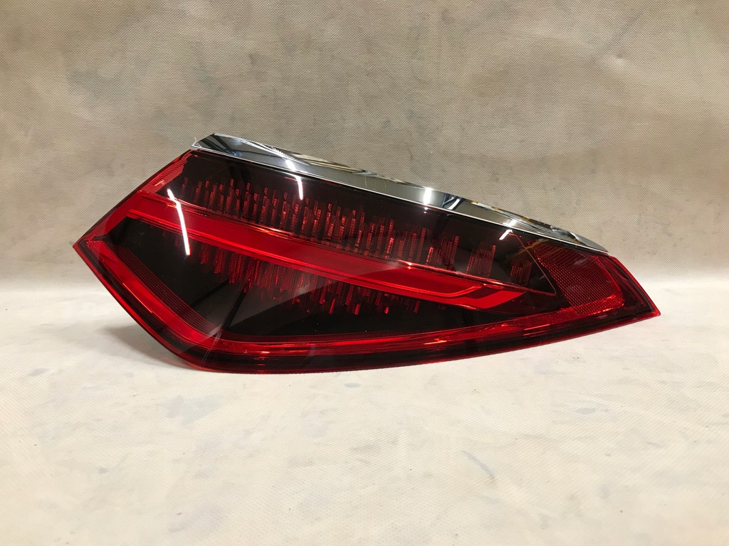 фото №1, Mercedes s klasa w223 20- лампа задняя правая led!