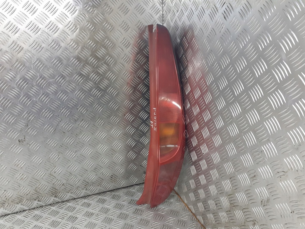 фото №1, Лампа правая задняя fiat punto ii 286302