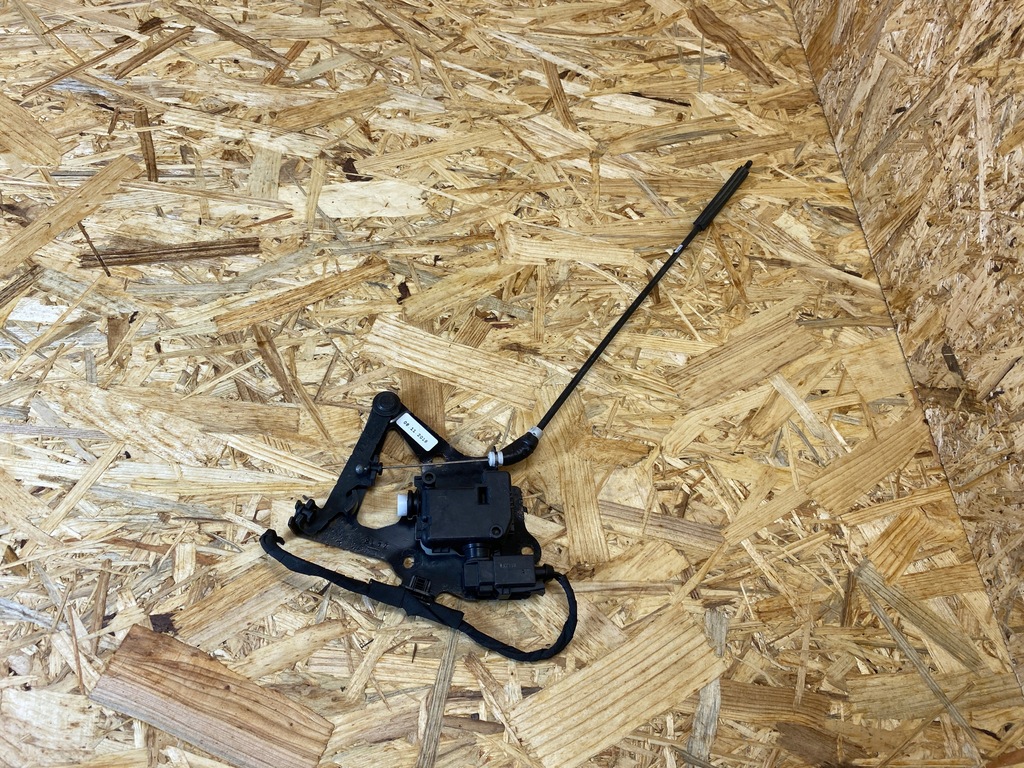 фото №8, Замок засувка зачіп капот jaguar i-pace x590 j9d3-16a916-ab 2018-