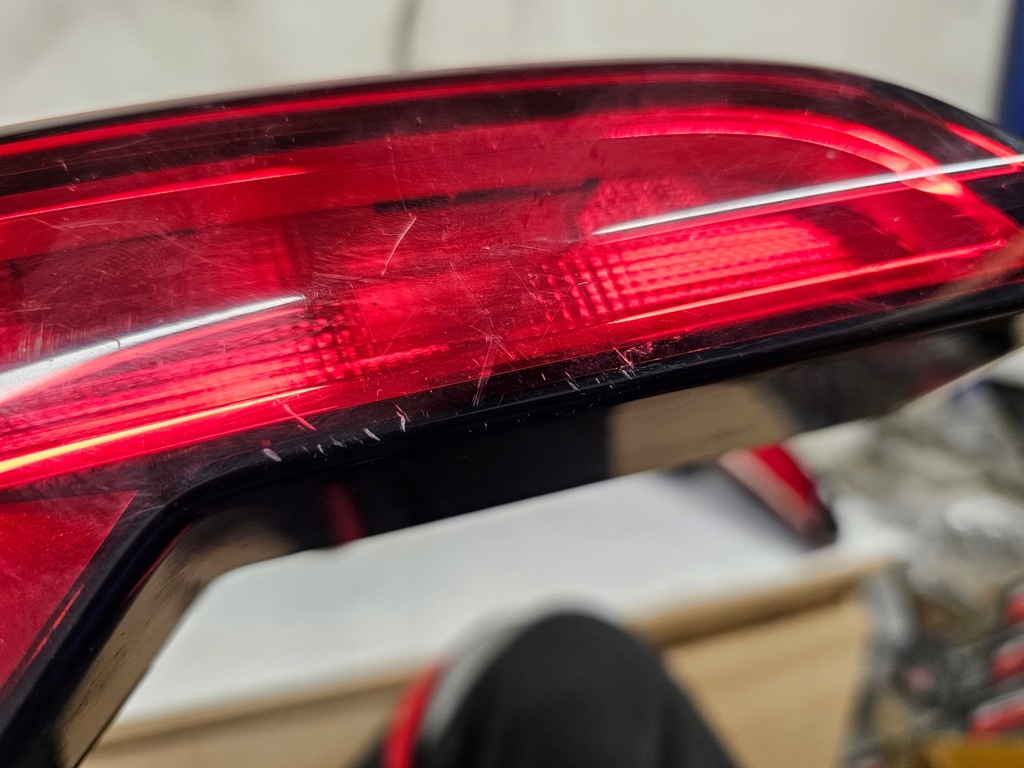 фото №7, Audi a4 b9 kombi 16r лампа левая задняя задняя w крышка 8w9945075