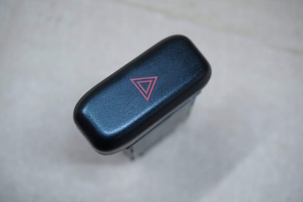 фото №1, Pajero pinin перемикач світла аварійних