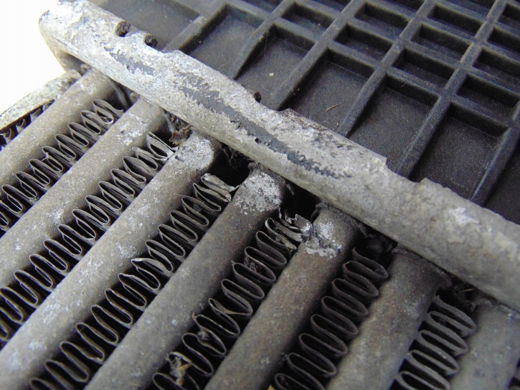 фото №13, Радіатор інтеркулер mercedes w204 a2045000500