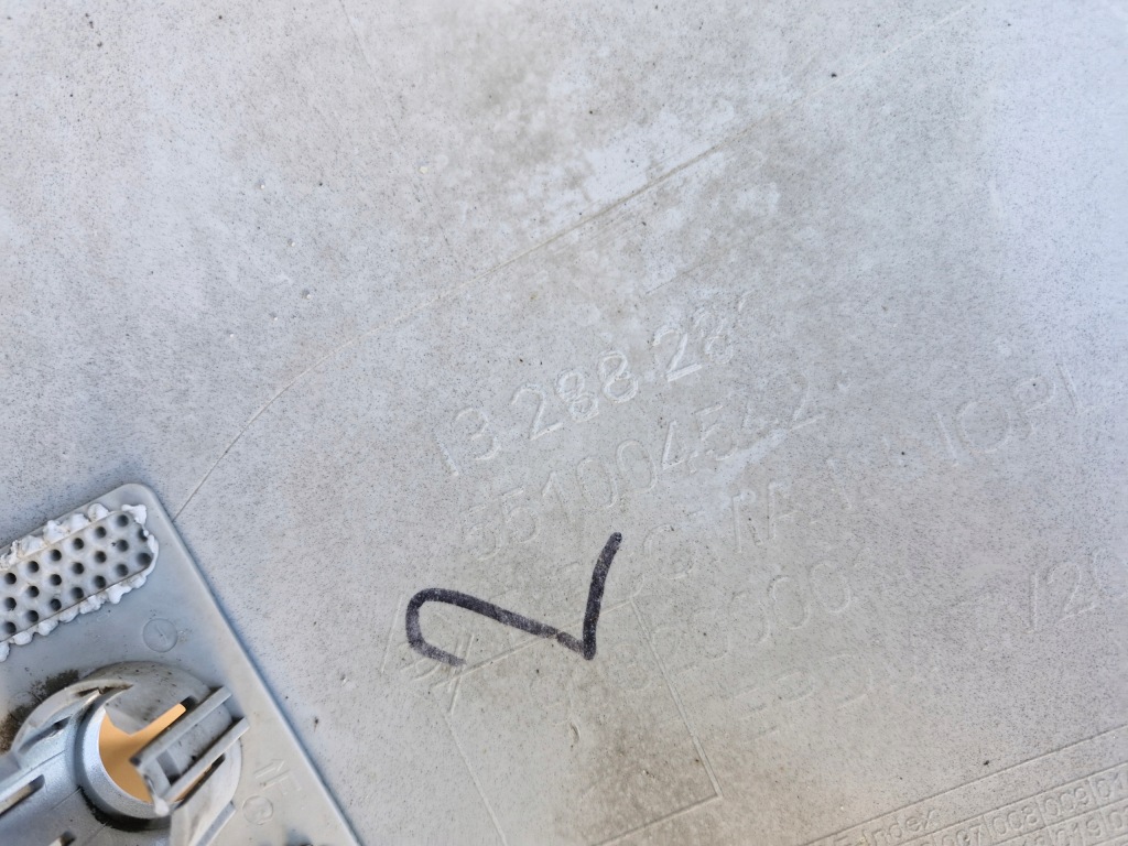 Opel insignia a 1 бампер перед передній 1328828 Зі Шроту