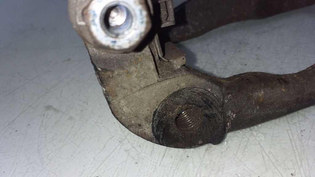 фото №6, 2008 bmw 1 e81 e87 скоба суппорт передний