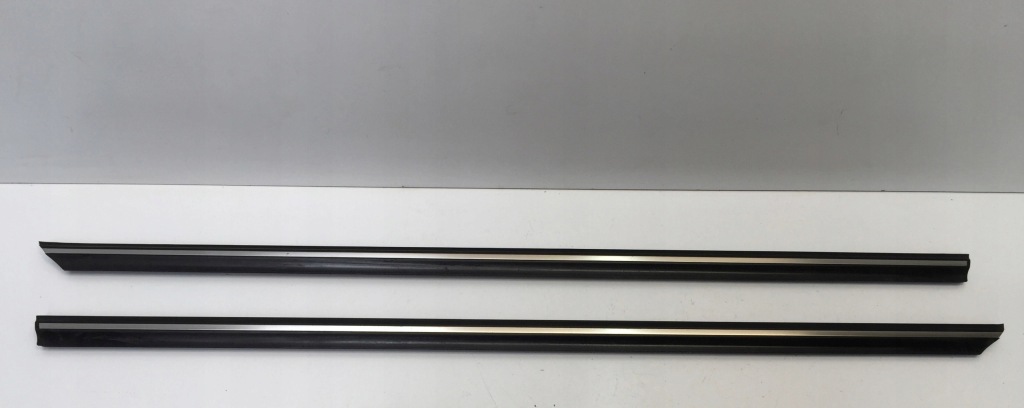 Купити Mercedes slc w172 2019 молдинг ущільнювач двері