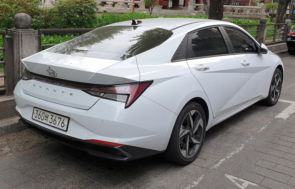 фото №7, Hyundai elantra 7 vii 20- лампа права задня 92402-aa200