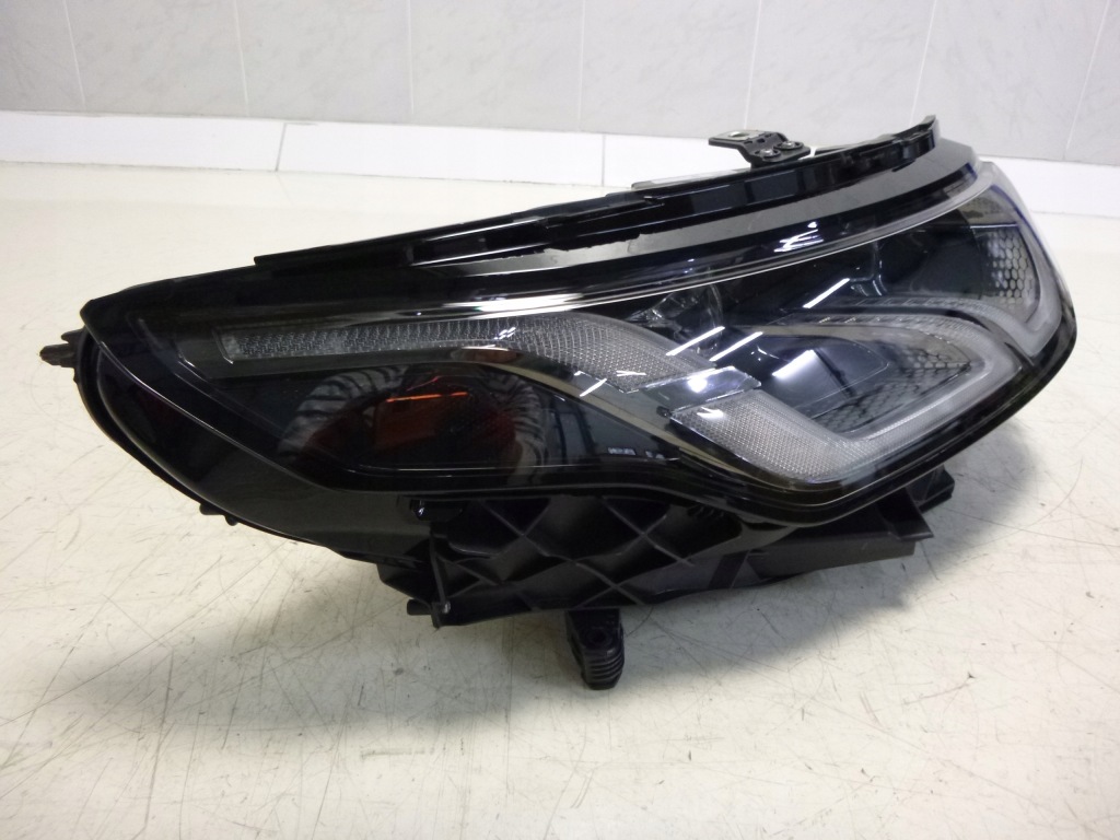 Lr discovery sport рестайлинг  фара перед led европа  новая правый Недорого