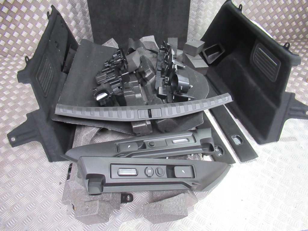 фото №11, Alfa romeo stelvio обивка багажника комплект