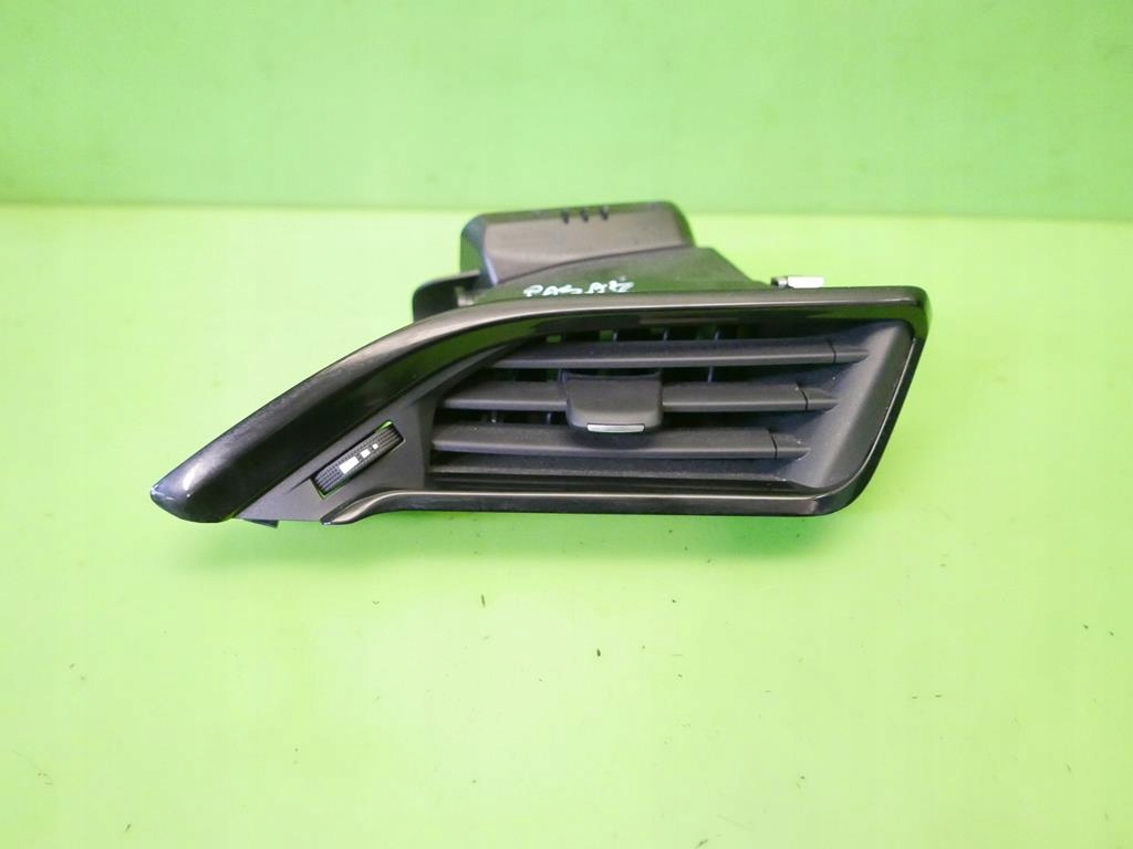 фото №1, Решётка обдув peugeot оригинальный номер 9673131677