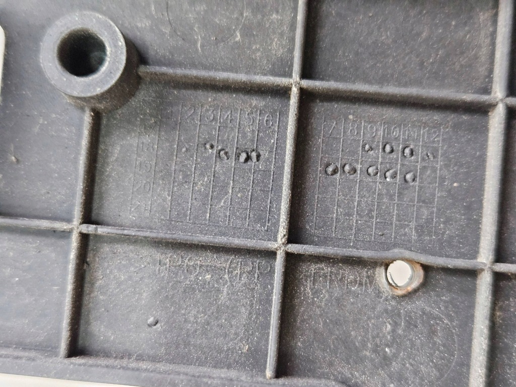 фото №7, Рамка номерного знака реєстраційний перед hyundai kona i 86519j9000