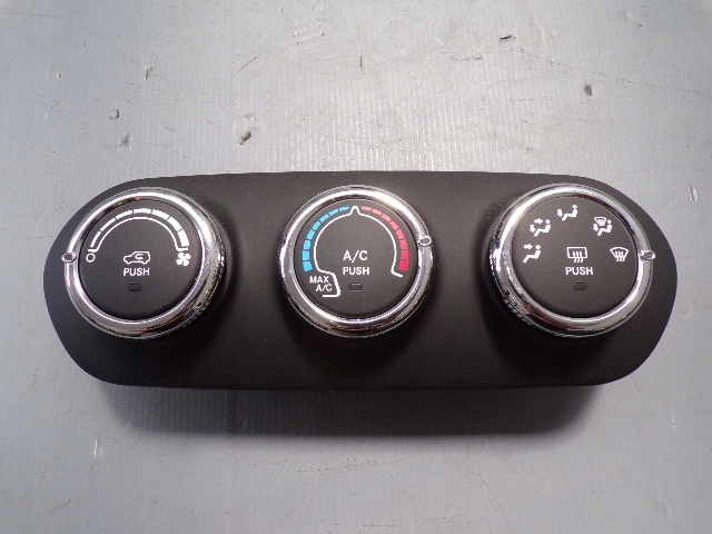 фото №1, Панель обдув кондиционера jeep renegade 2015r 07356377160