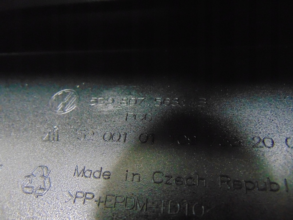 фото №14, Накладка бампера задняя диффузор vw golf vii r-line