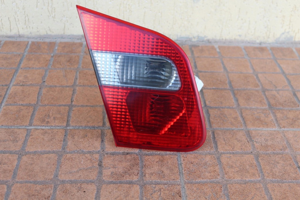 фото №1, Лампа крышки багажника левая mitsubishi carisma hb