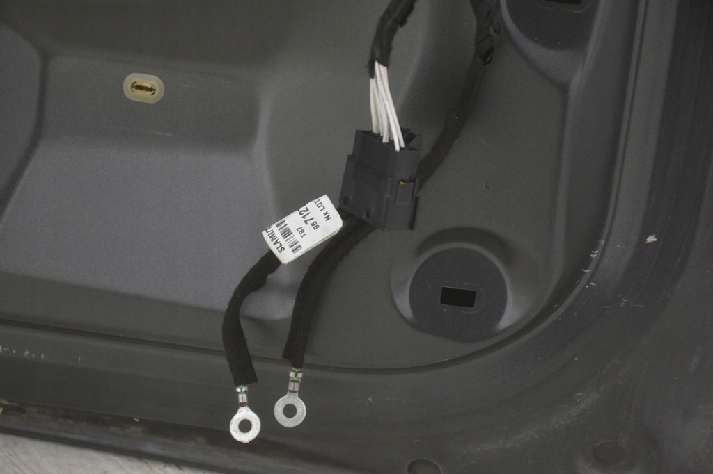 Кришка багажника задня задній peugeot 5008 1 ktpd Зі Шроту