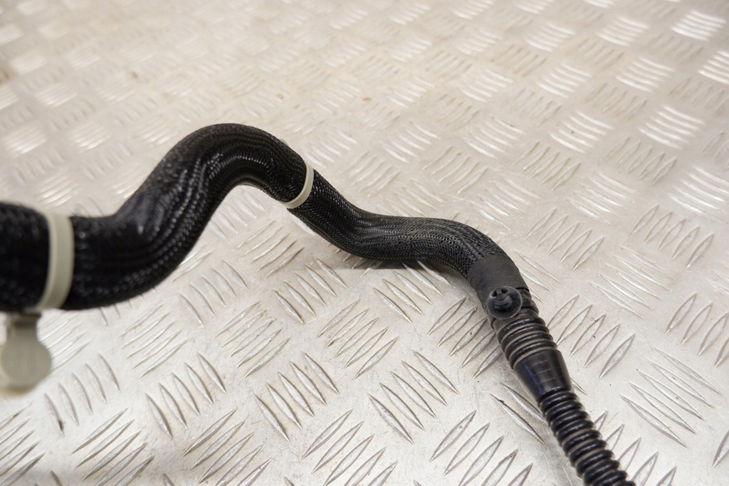 фото №6, Труба охолодження tesla 107759500e electric 2021