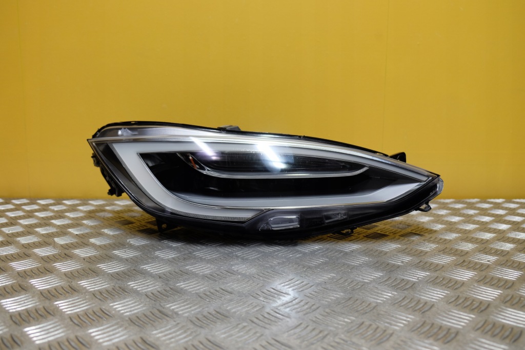 Купить Tesla model s рестайлинг  2016- фара фара full led правый  америка