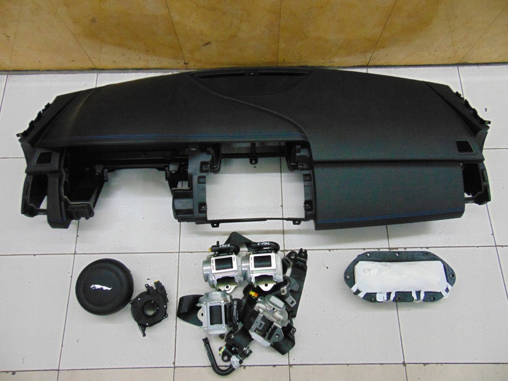 фото №1, Панель приладів консоль подушка безпеки jaguar e pace