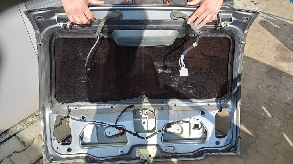 фото №13, Задняя крышка багажника volvo v40 03r hb