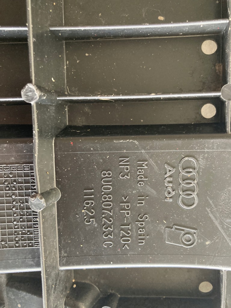 Купить Audi q3 плита бампера 8u0807233c 2012-2014