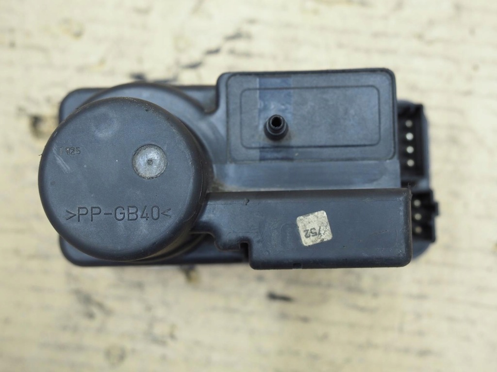 фото №4, Помпа центрального замка mercedes w202 2028001448