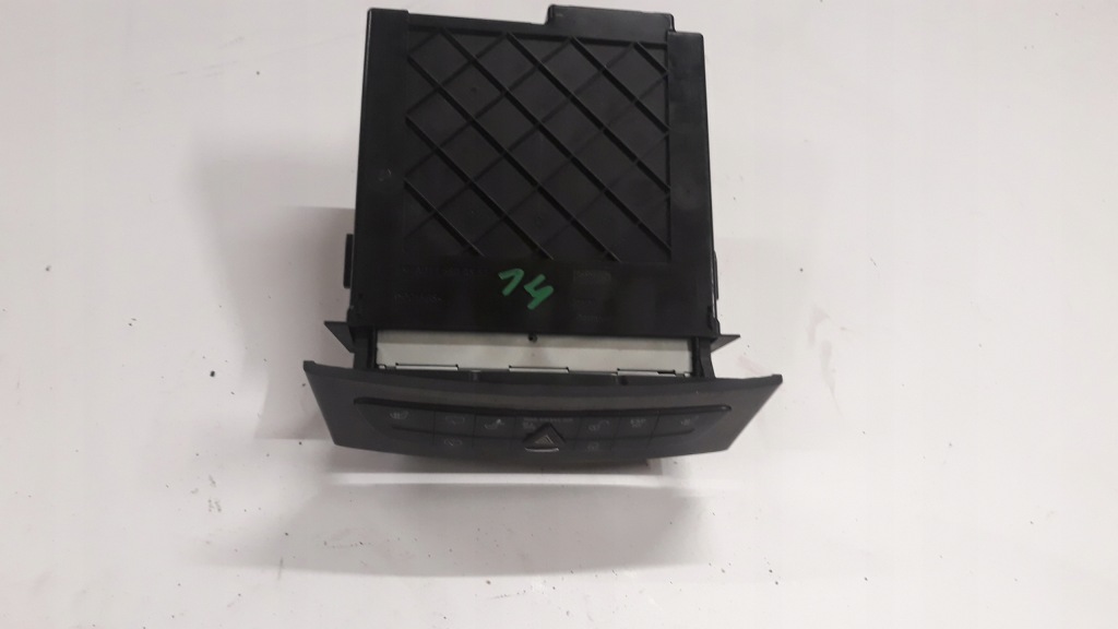 фото №1, Панель чейнджер a2116800552 mercedes w211 03-07