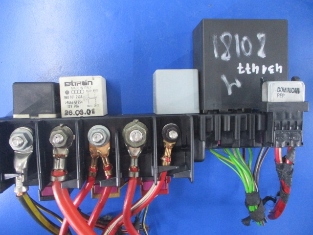 Seat leon 1 коробка запобіжників asv 8d1941824 8d0937503e 8l0941822 Оригінал
