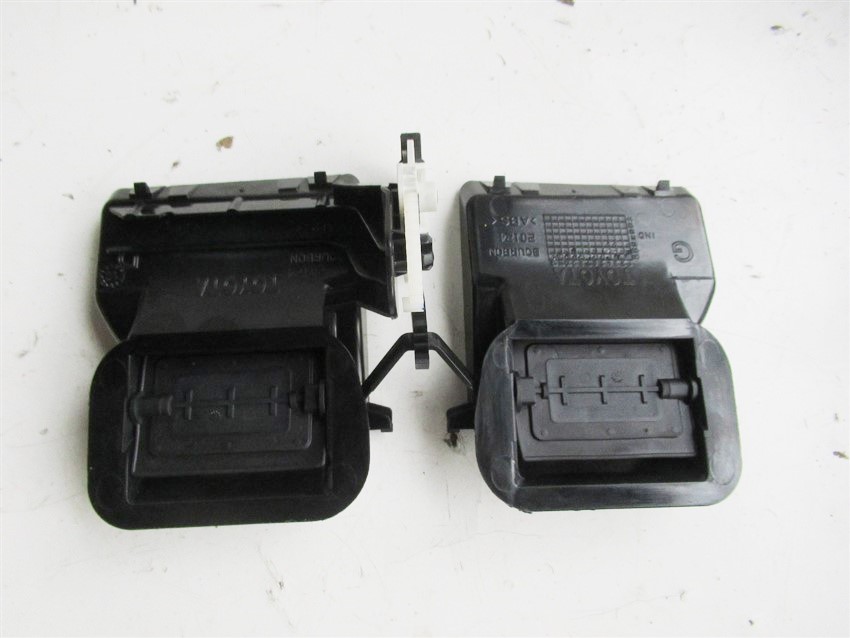 фото №1, Решітка обдув середня задня toyota avensis t27