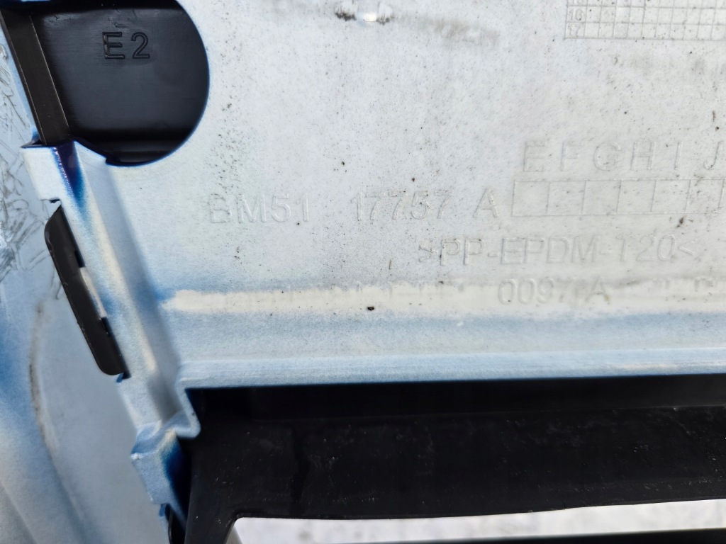 Ford focus mk3 бампер перед передній 10- bm51 17757 a решітка радіатора ґрати Зі Шроту