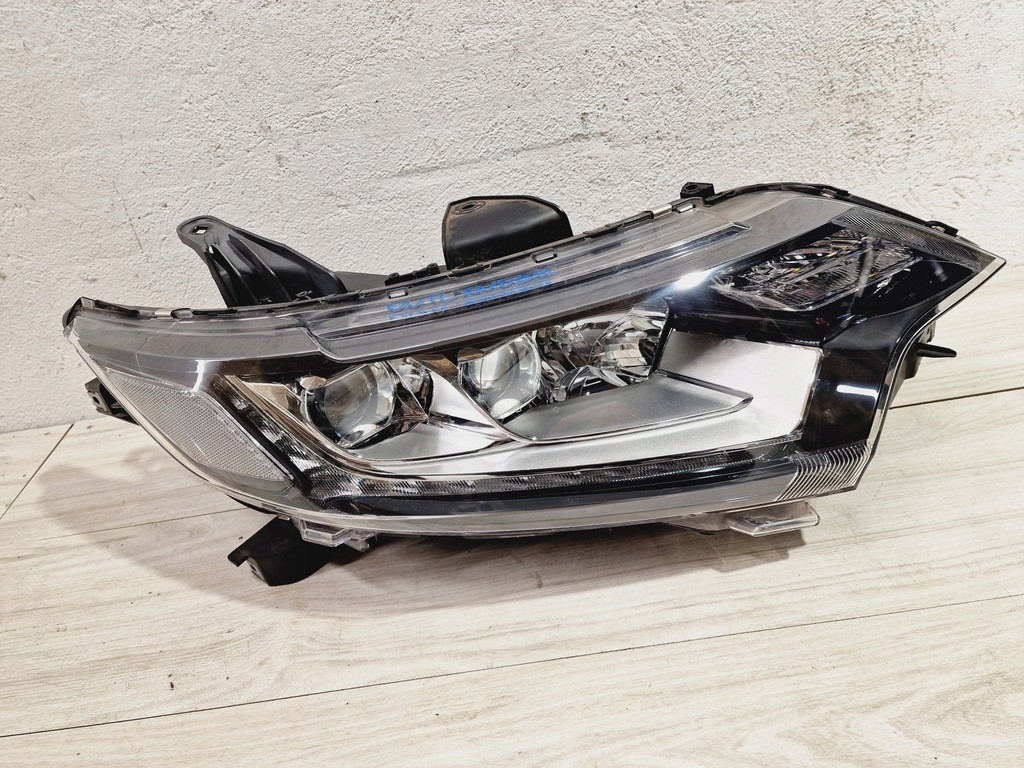 фото №1, Mitsubishi outlander iii lift лампа правая led