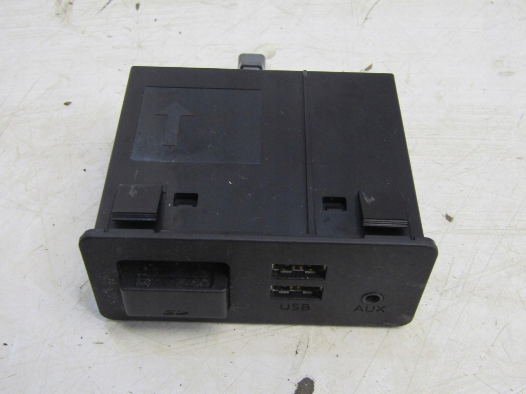 фото №1, Port вход usb aux czynik карта sd mazda 2 dj d09h669u0