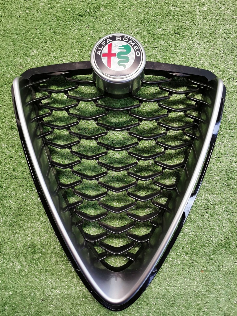 фото №1, Alfa romeo stelvio 16- решётка радиатора b.ładny решётка радиатора перед 156158817