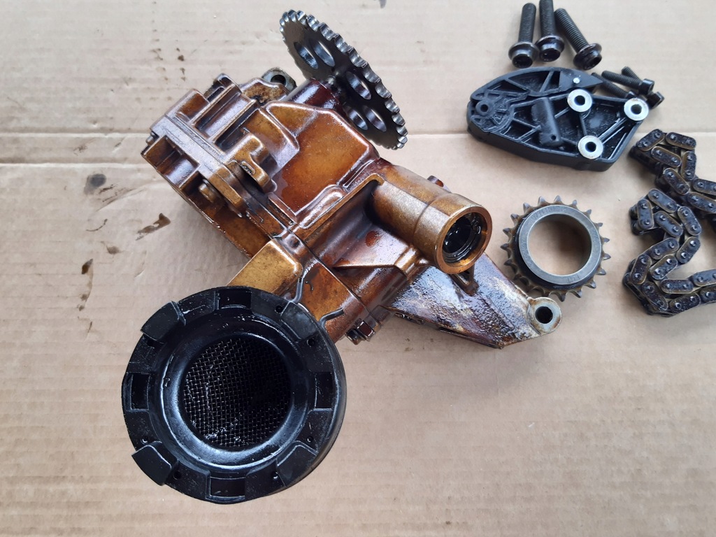 фото №12, Audi a8 d2 lift 3.7 4.2 насос оливи 077115105d