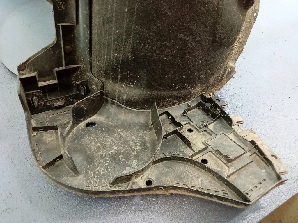 фото №4, Audi q7 ii 4m подкрылок задняя правое задние 4m0810172k