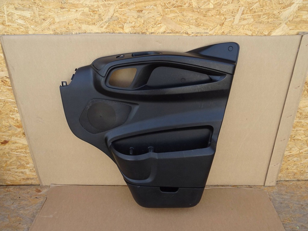 фото №1, Iveco daily iv 2014r оббивка права обшивка правий перед