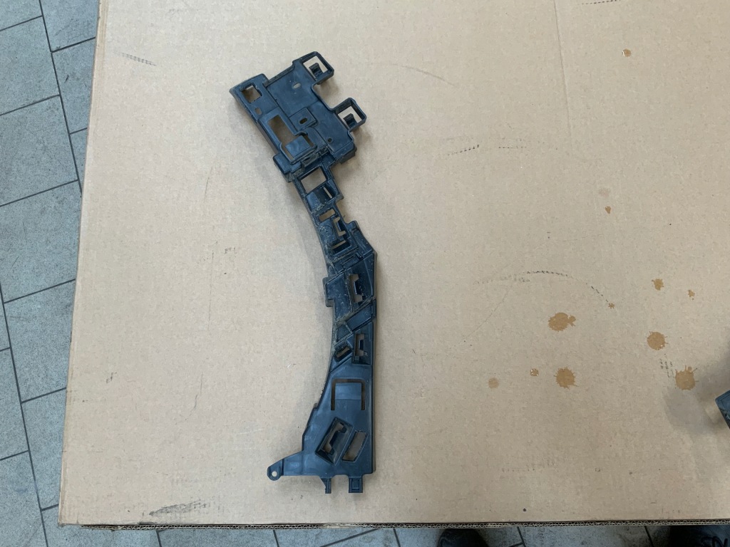 Купити Peugeot rifter рестайлінг  opel combo e напрямна бампера лівий перед 9856007380 ÷