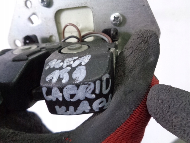 Замок крышки задний  alfa 159 кабриолет Доставка