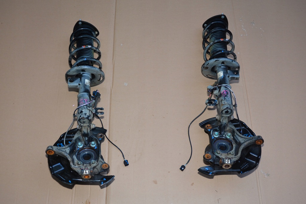 фото №4, Поворотный кулак mcperson lh rh mazda 3 13-2018r