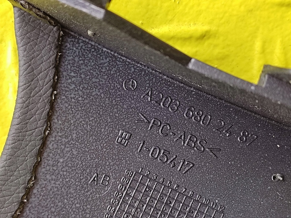 фото №13, Mercedes w203 захист консолі a2036802487