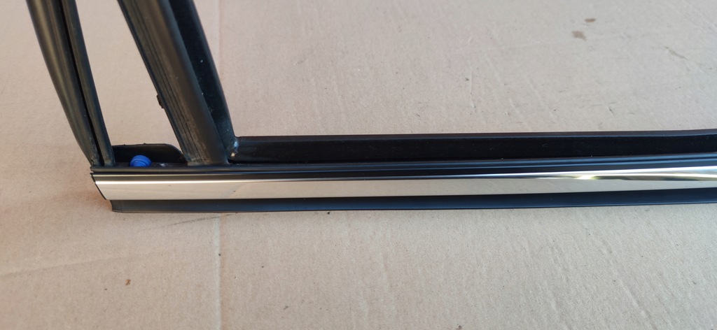 фото №7, Ford mondeo mk5 2.0 tdci молдинг прокладка двері права задня рамка хром