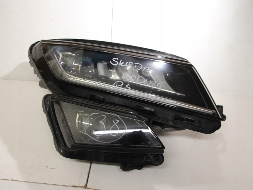 фото №1, Skoda kodiaq 566 лампа full led права 566941016e