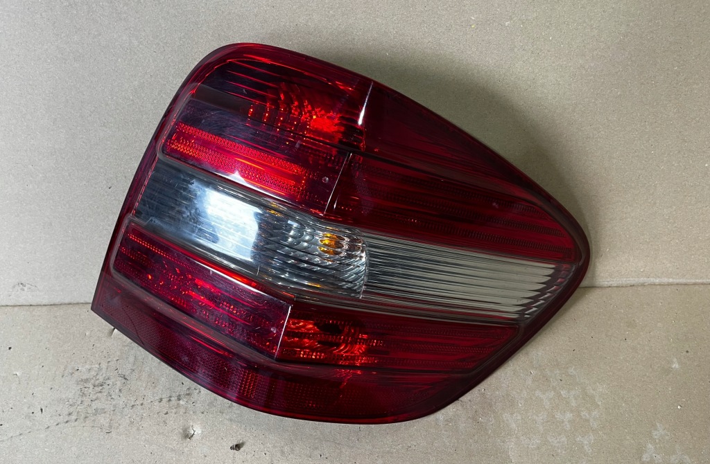 Купити Правий фара задня mercedes ml a164 404182r