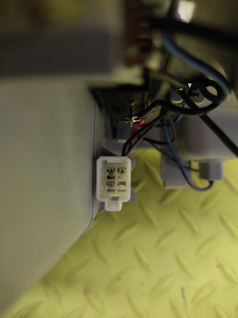 фото №7, Mazda mpv лампа освещение кабины