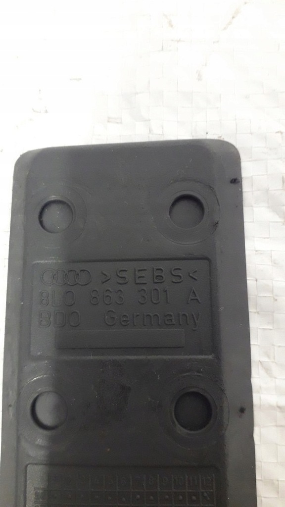 фото №11, Гумка тунель бардачка audi a3 8l lift 8l0863301a