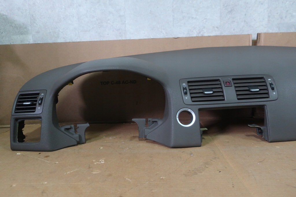 фото №8, Volvo v50 s40 c30 приборная панель приборная консоль ремни 04-12 europa beż