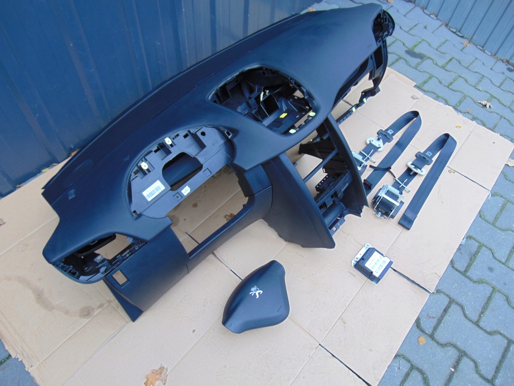 фото №9, Консоль приборная панель ремни подушка безопасности peugeot 207 lift