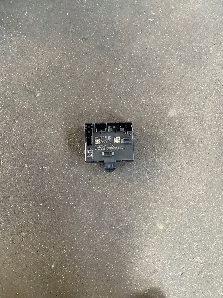 фото №1, Audi оригинальный номер 4m0959793d