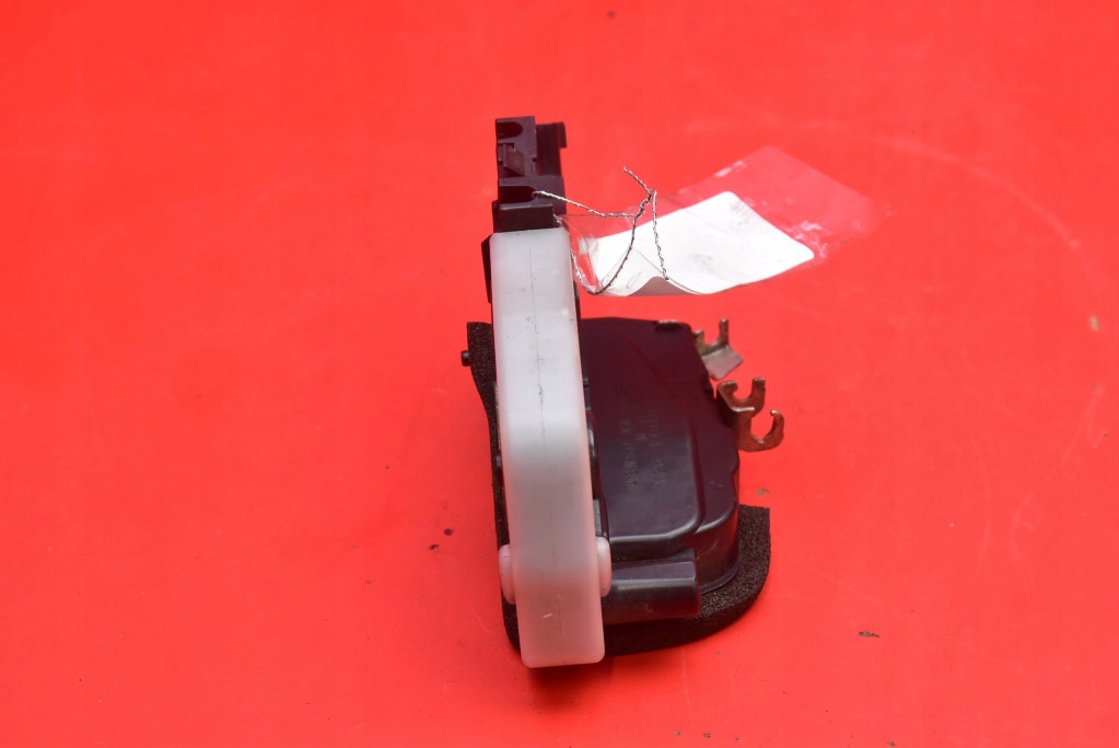 фото №6, Замок дверь правый задняя задний y26-14510 nissan leaf 1 i ze0 lift 10-17