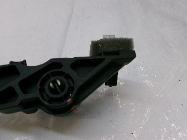 фото №8, Peugeot 208 ii кронштейн тягa відкривання капот