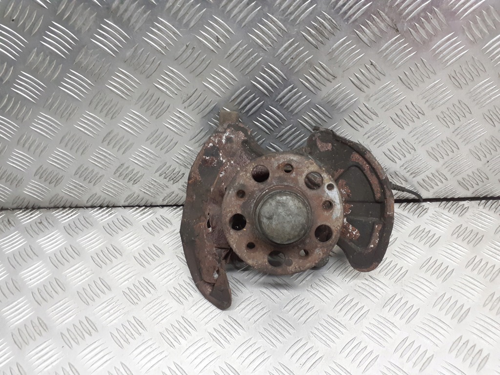 Купити Поворотний кулак лівий перед mercedes clk w209 1.8