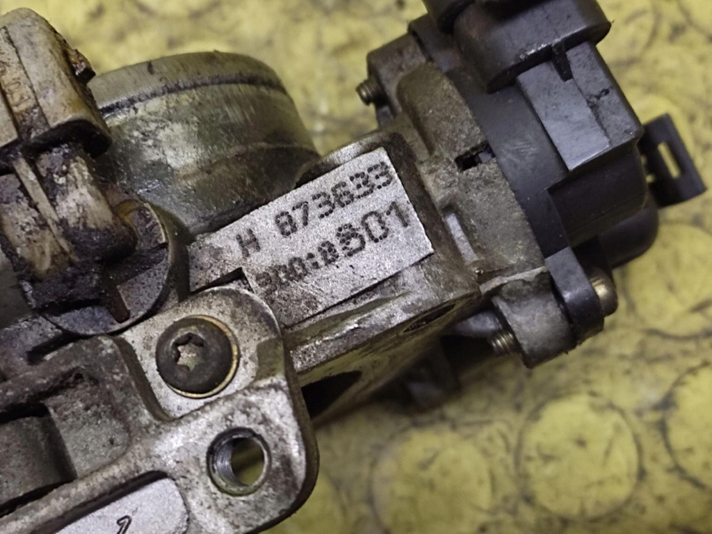 Renault twingo 1.2 дросельна заслінка 873633 Зі Шроту